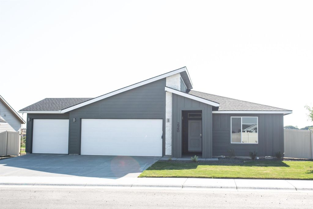 11474 W Teratai St, Star, ID 83669