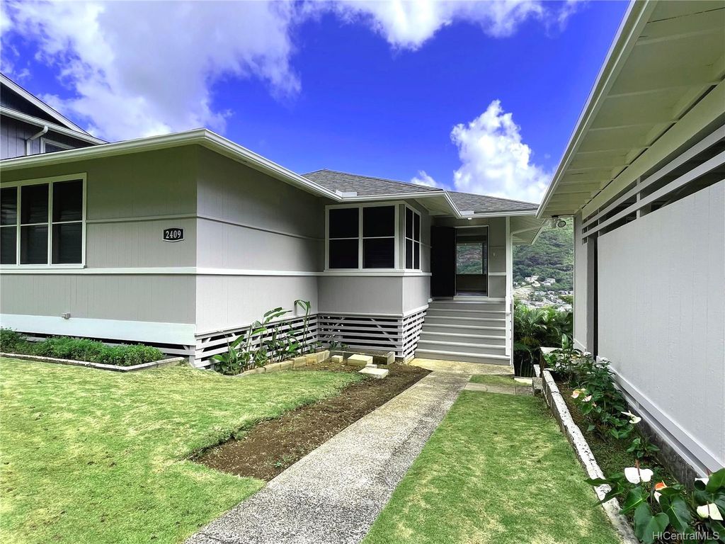 2409 Myrtle St, Honolulu, HI 96816