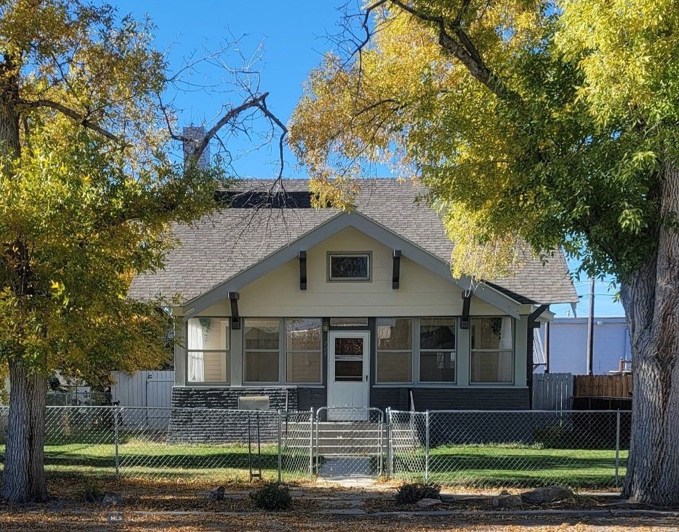 229 N Pacific St, Dillon, MT 59725 Trulia
