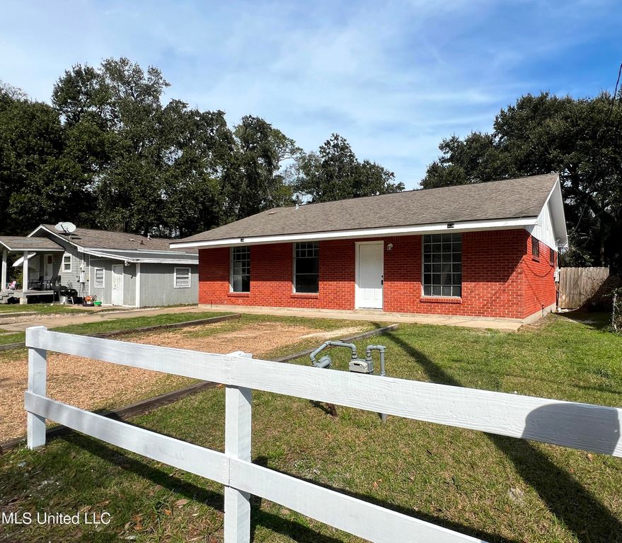 1208 Fournier Ave, Gulfport, MS 39501