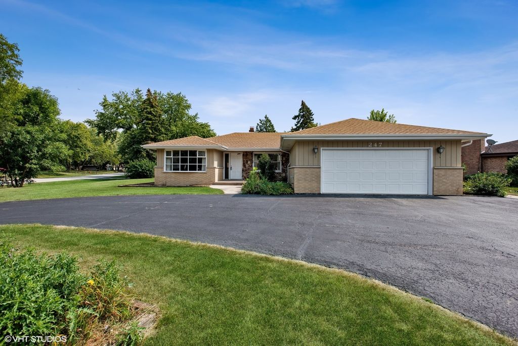 247 Thrasher St, Bloomingdale, IL 60108
