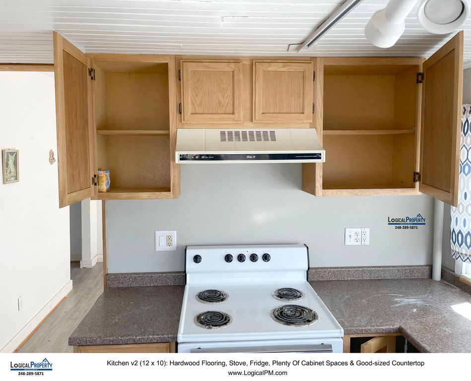 109 Pinegrove St, Pontiac, MI 48342