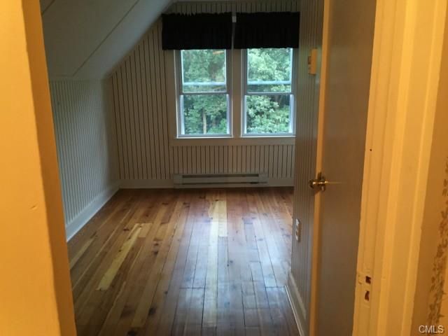 98 Rockwood Ave, Ansonia, CT 06401