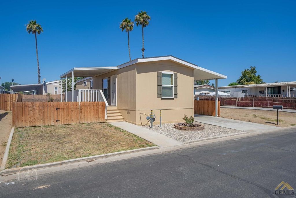 240 Mary Kay Ln, Bakersfield, CA 93308