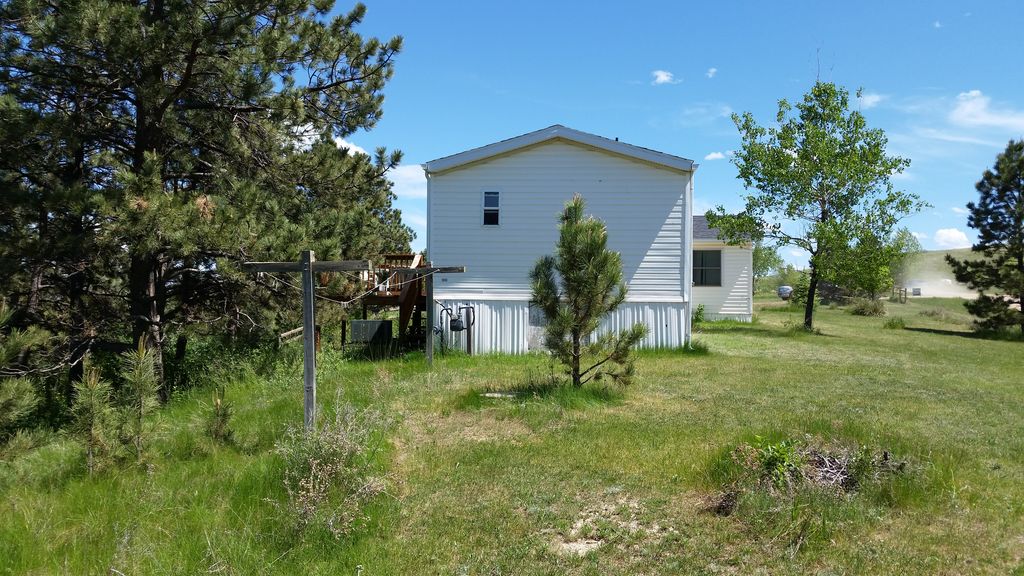 10978 Ridge Rd, Belle Fourche, SD 3 Bed, 2 Bath Mobile / Manufactured