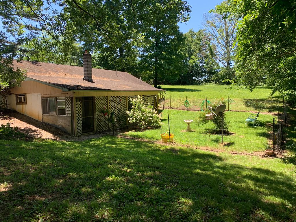 325 State Highway 142 E, Doniphan, MO 63935