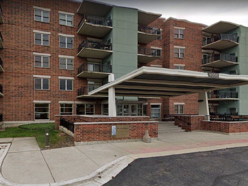 9355 Irving Park Rd #309, Schiller Park, IL 60176