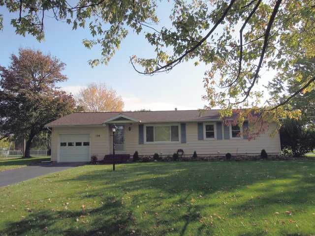 134 Camelot Dr, Rochester, NY 14623