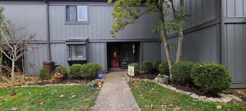 500 Laketower Dr #28, Lexington, KY 40502
