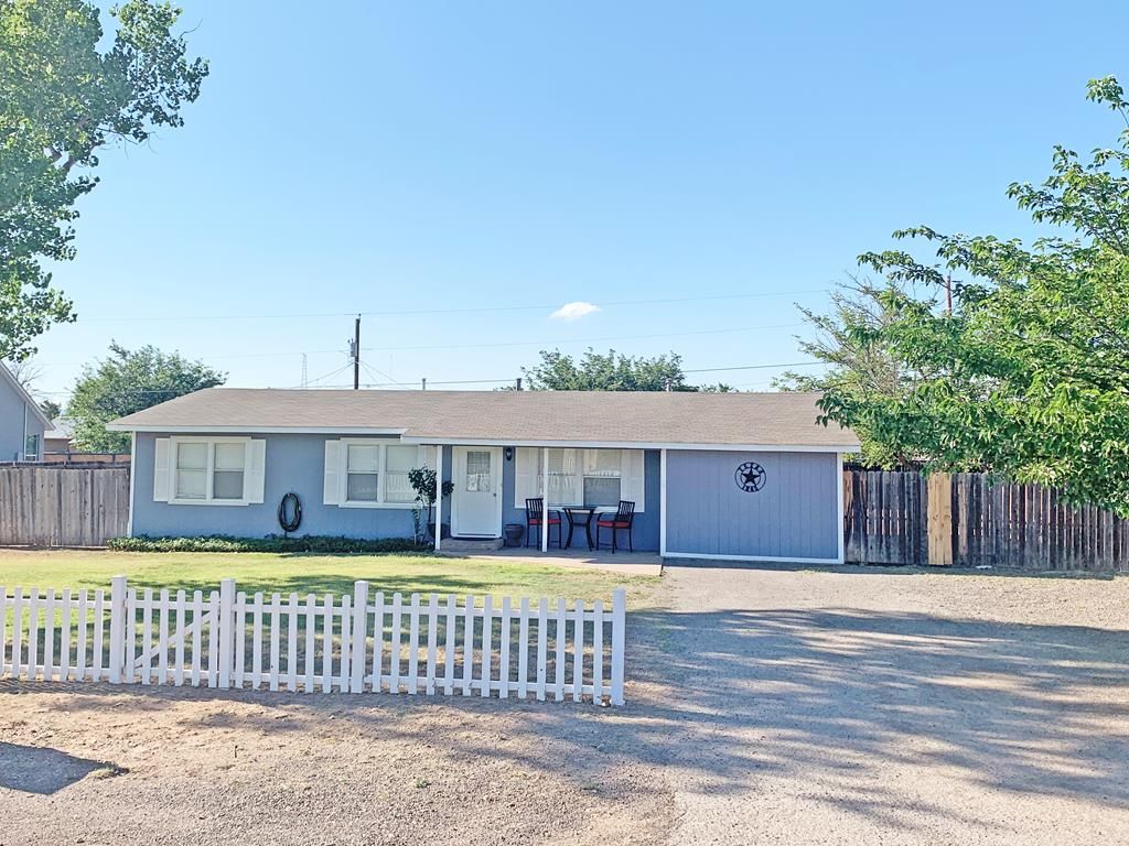 908 W Fort Davis Ave, Alpine, TX 79830