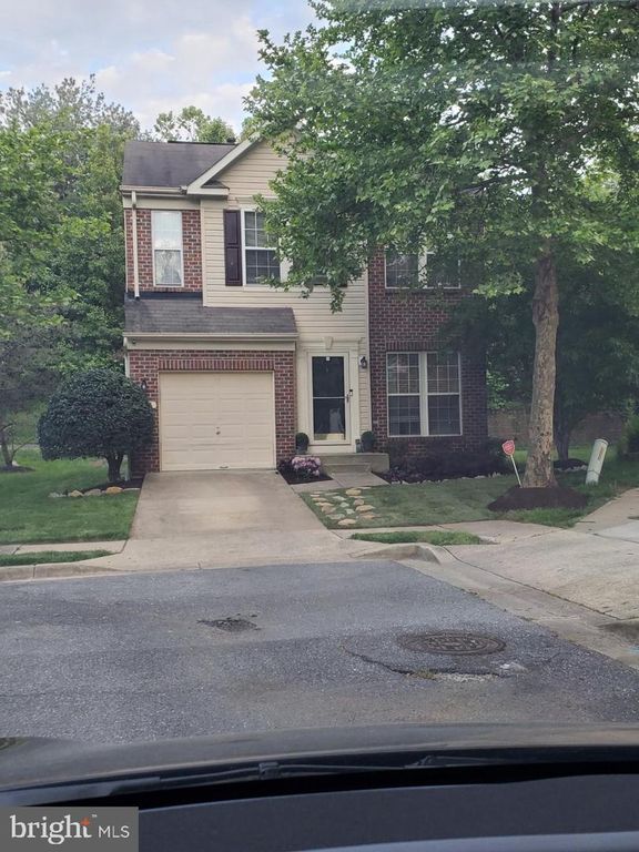 8334 Lyndhurst St, Laurel, MD 20724
