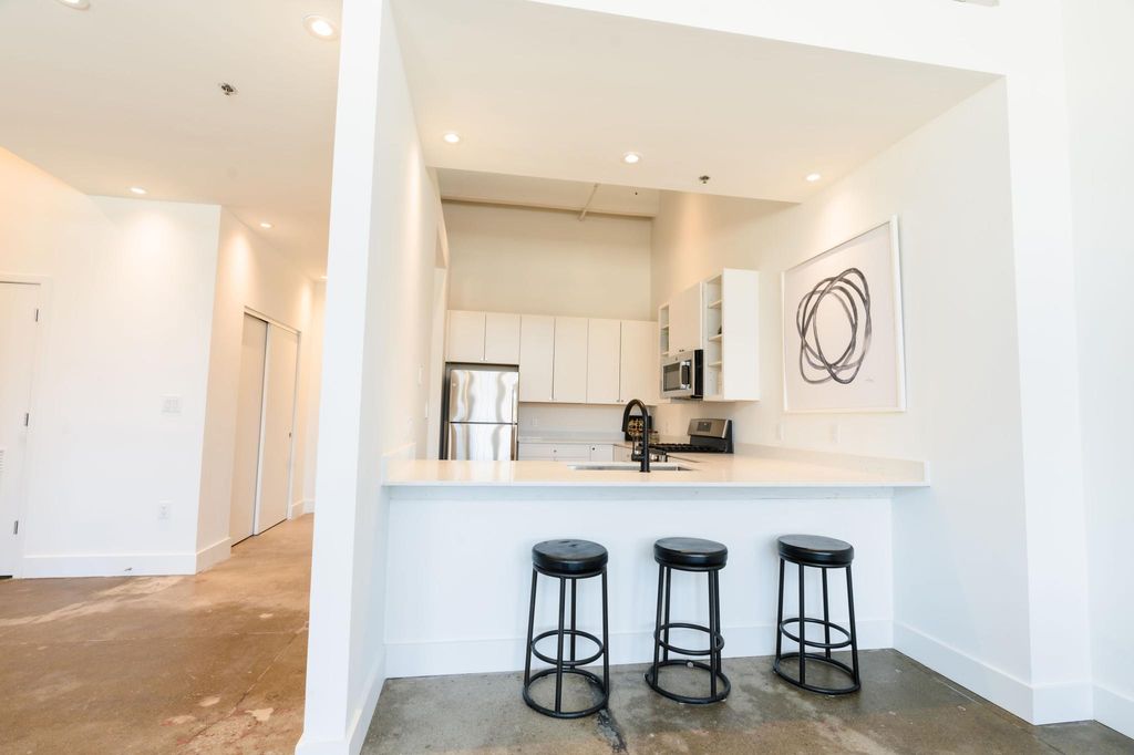 100 E Central Pkwy, Cincinnati, OH 45202