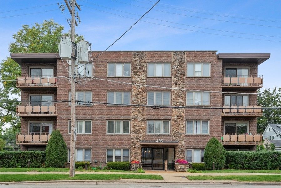 435 Ridge Rd #305, Wilmette, IL 60091