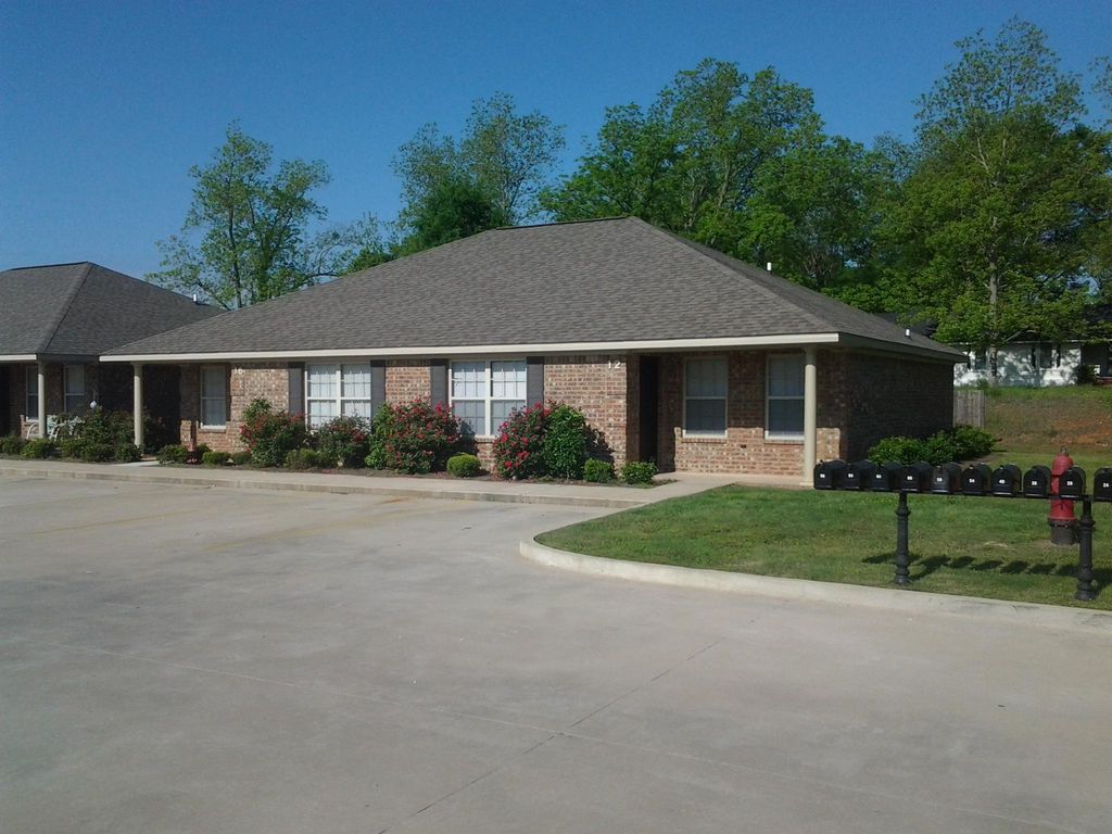 1061 W Tallassee St Wetumpka Al 36092 Trulia