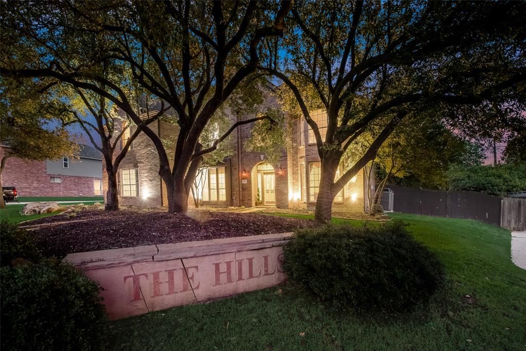 24 Skyline Dr, Roanoke, TX 76262