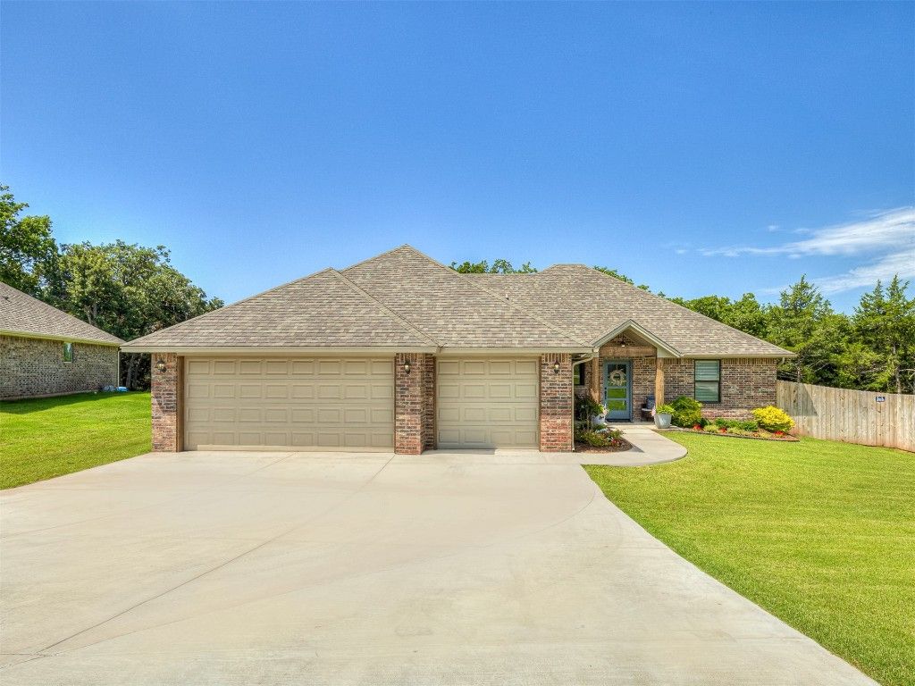 9715 Country Side Ln, Guthrie, OK 73044