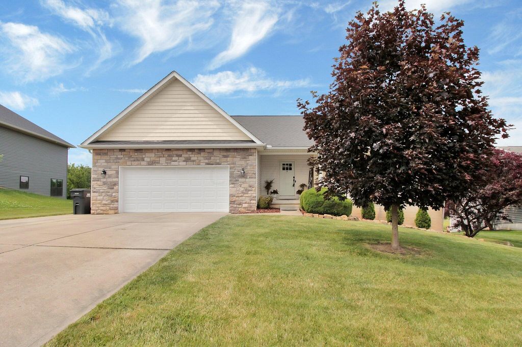 1308 Linnview Xing, Heath, OH 43056