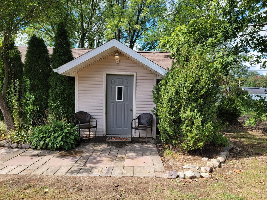 140 Comstock St, Jackson, MI 49203