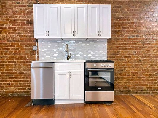 413 E 12th St #2, New York, NY 10009