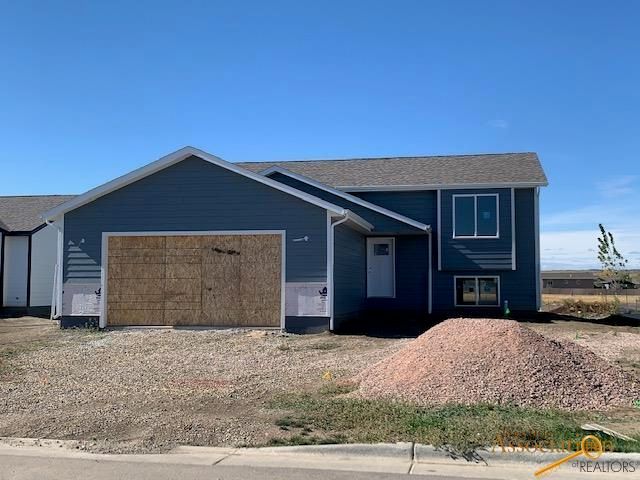 6551 Abelia St, Rapid City, SD 57703