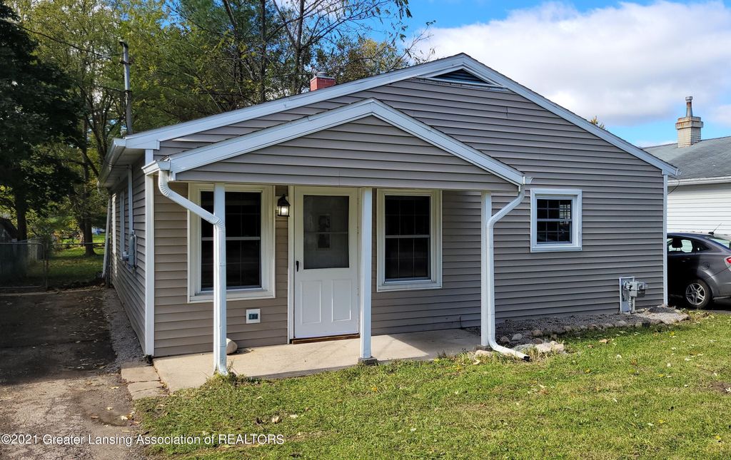 4908 Christiansen Rd, Lansing, MI 48910