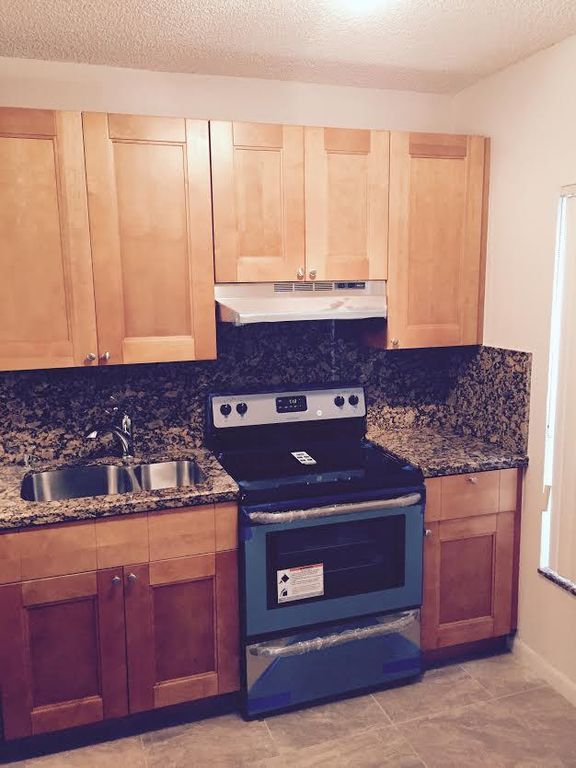 4021 N University Dr #1-1111, Fort Lauderdale, FL 33351