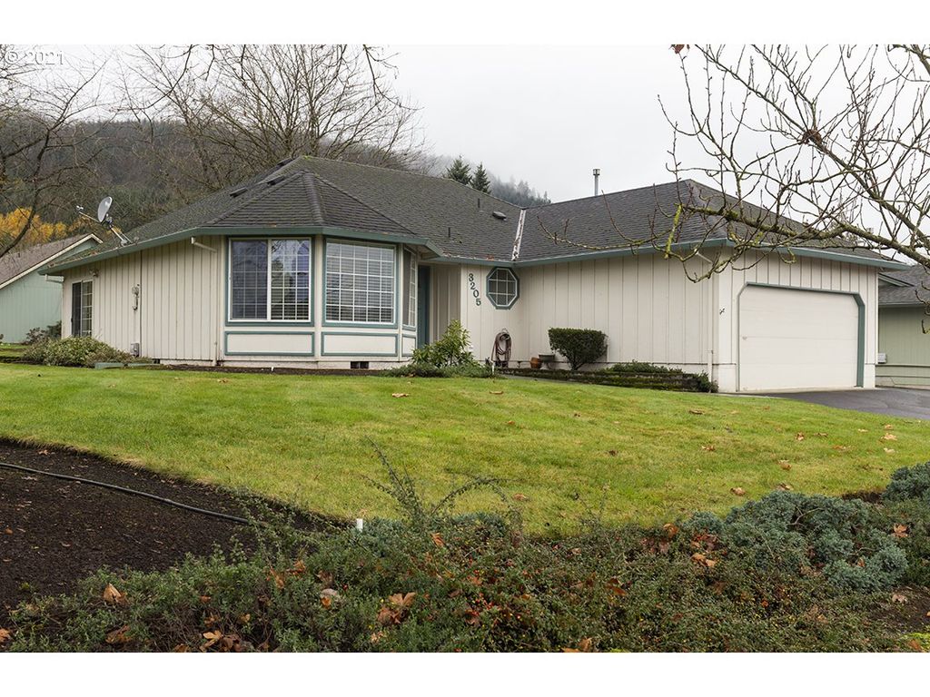 3205 Park Dr, Columbia City, OR 97018
