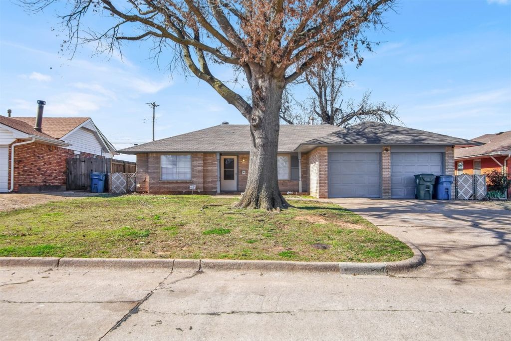 1000 W  Silver Meadow Dr, Midwest City, OK 73110