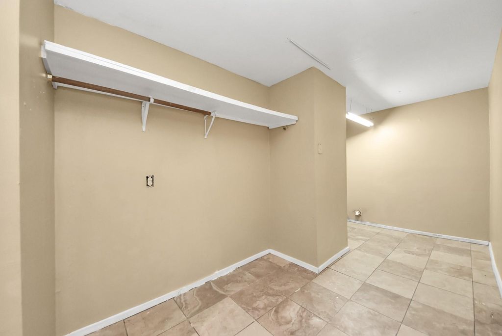 Photo 9 of 