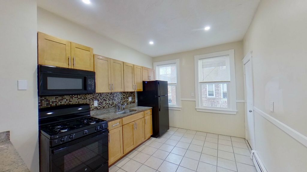 109 Harold St #2, Dorchester, MA 02121