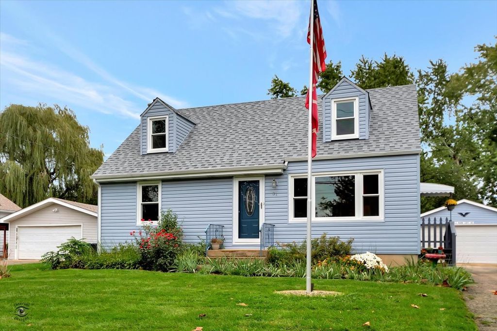31 N Columbine Ave, Lombard, IL 60148