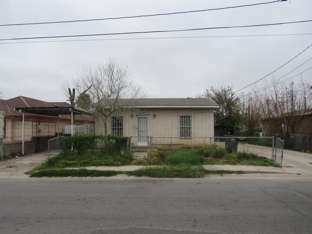 1805 San Agustin Ave, Laredo, TX 78040