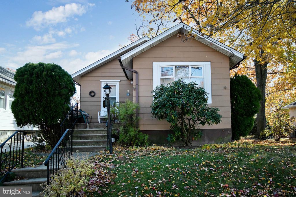 264 Oak St, Audubon, NJ 08106