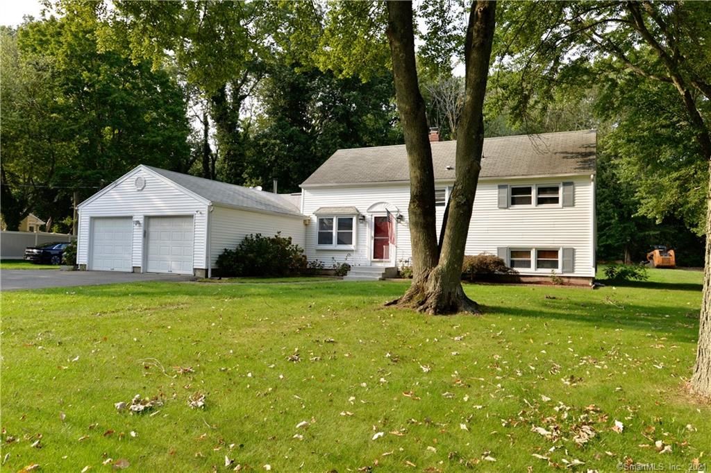 333 Narrow Ln, Orange, CT 06477