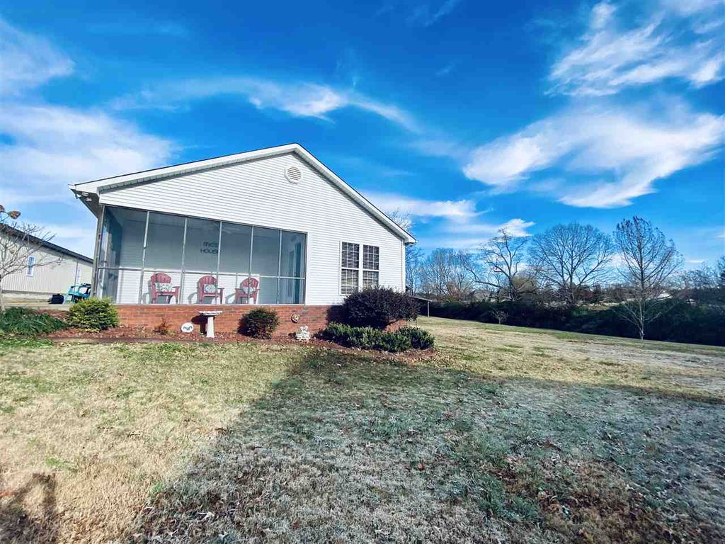 3875 State Route 100 E, Henderson, TN 38340 3 Bed, 4 Bath Single