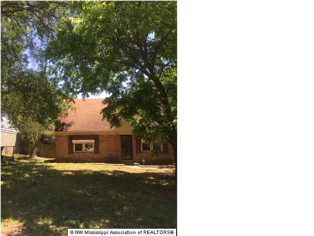 8120 Oakbrook Dr, Southaven, MS 38671