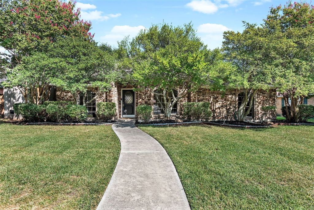 3526 Townbluff Dr, Plano, TX 75023