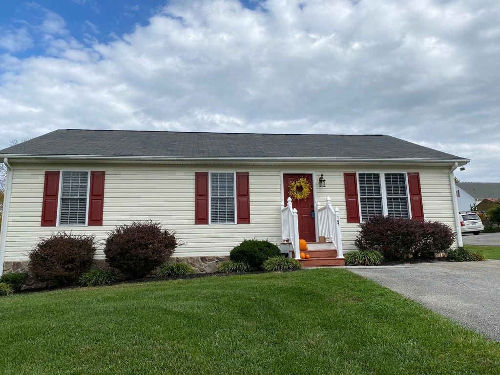 167 1st Ave, Cloverdale, VA 3 Bed, 2 Bath SingleFamily Home 30