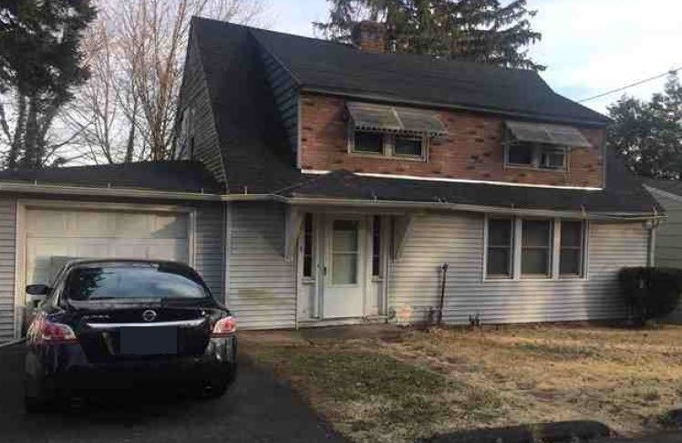 55 Maple St, Hamden, CT 06517
