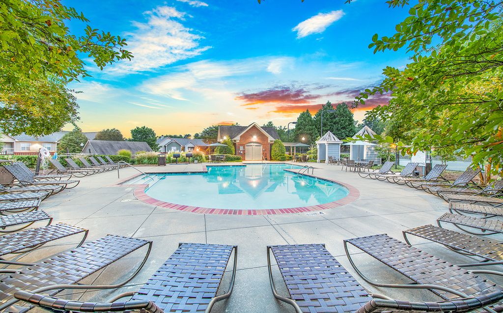 9401 Grove Hill Dr, Charlotte, NC 28262