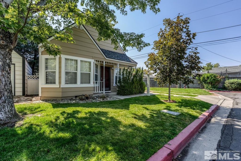 2641 Betsy Ct, Sparks, NV 89431