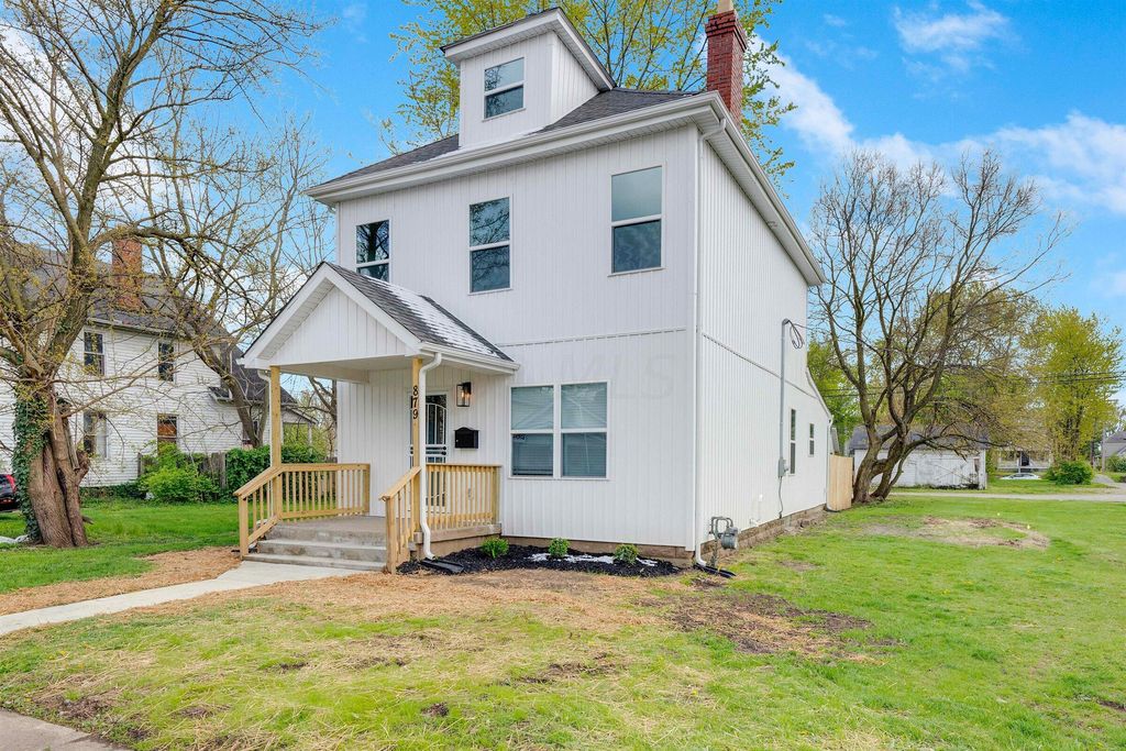 879 Bellows Ave, Columbus, OH 43223