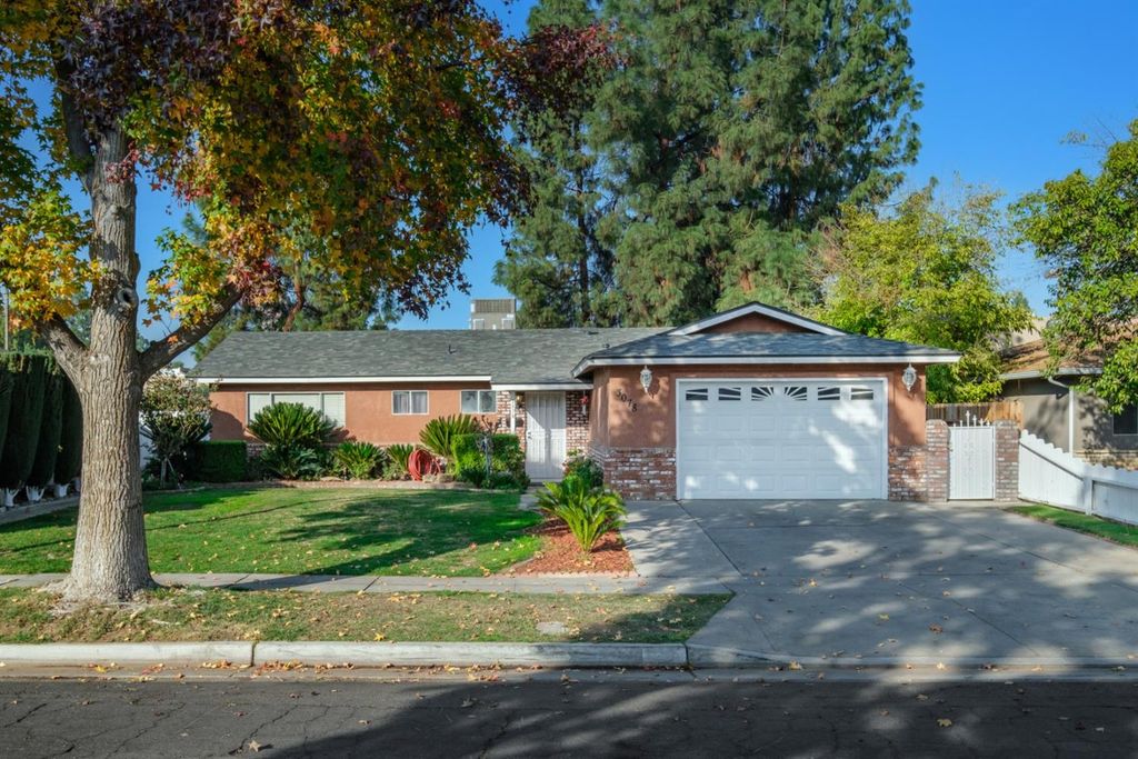 3078 W Fairmont Ave, Fresno, CA 93722