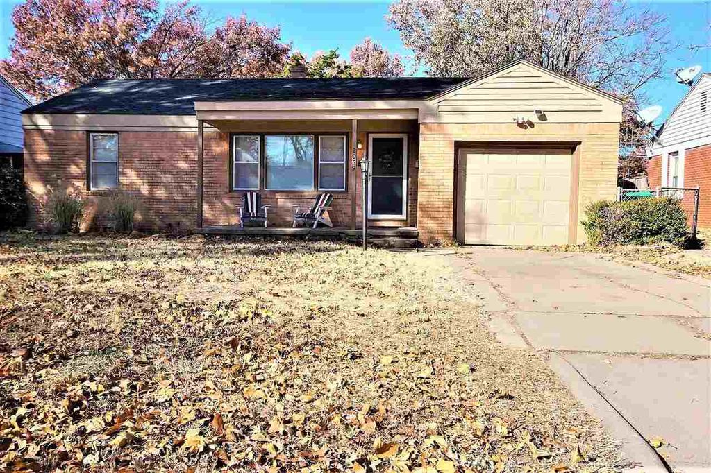 2059 S Ridgewood Dr, Wichita, KS 67218