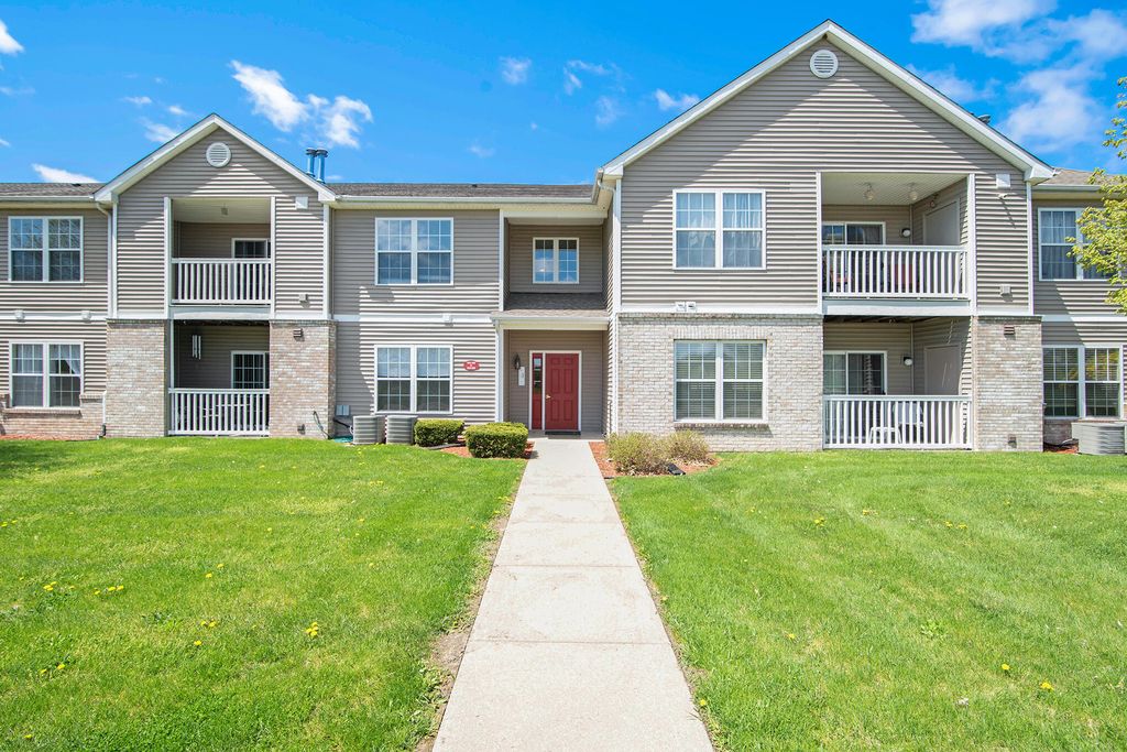 326 Ashley Ct, Brooklyn, MI 49230
