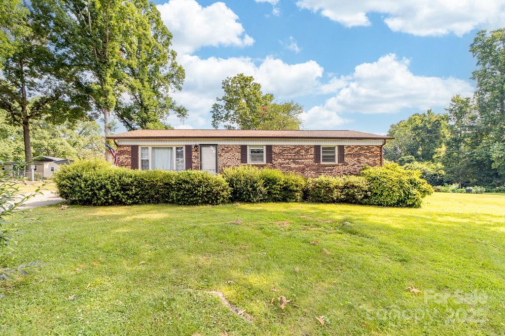 3424 Autumn Dr, Gastonia, NC 28056
