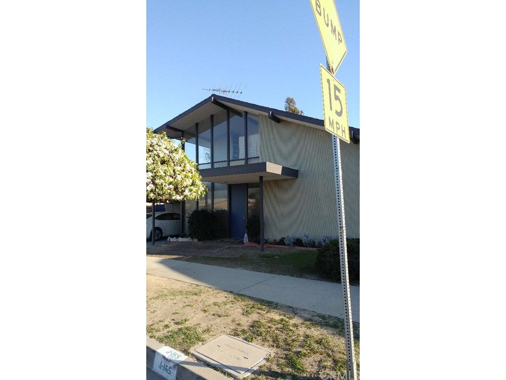 4470 Don Felipe Dr, Los Angeles, CA 90008
