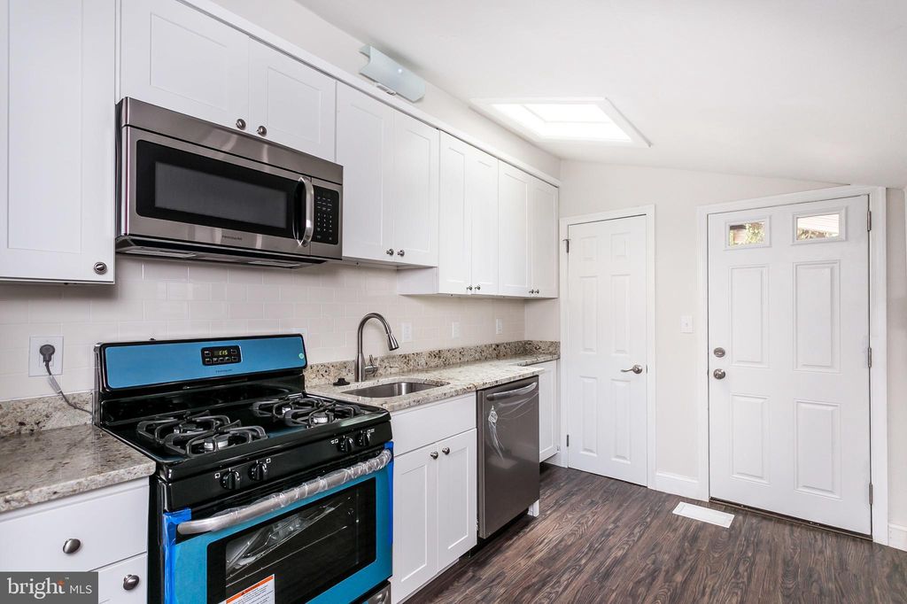 125 S Schroeder St, Baltimore, MD 21223