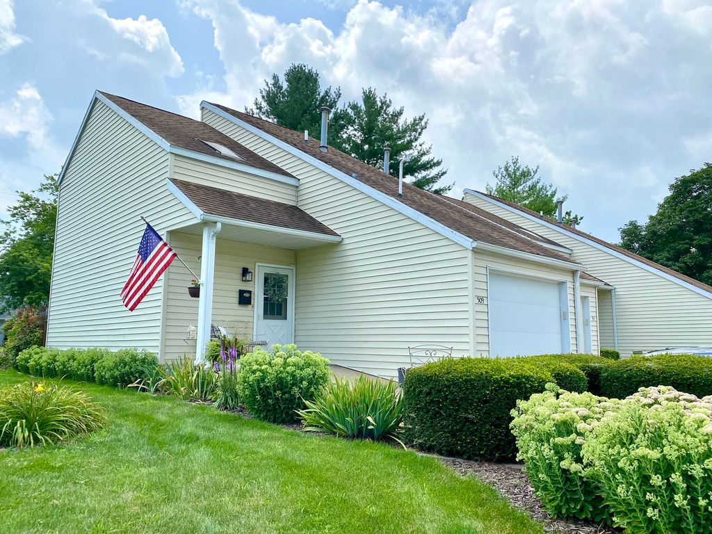 509 S Piatt St #4, Monticello, IL 61856