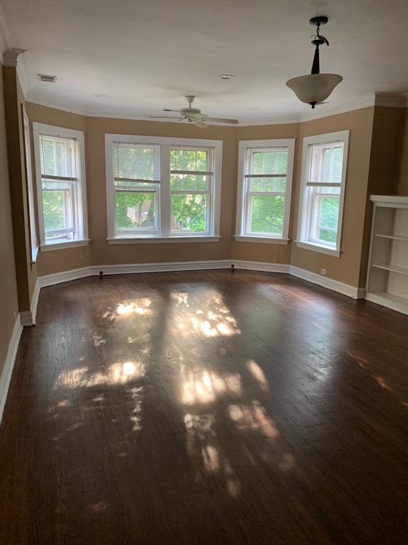 6715 N Campbell Ave #2, Chicago, IL 60645